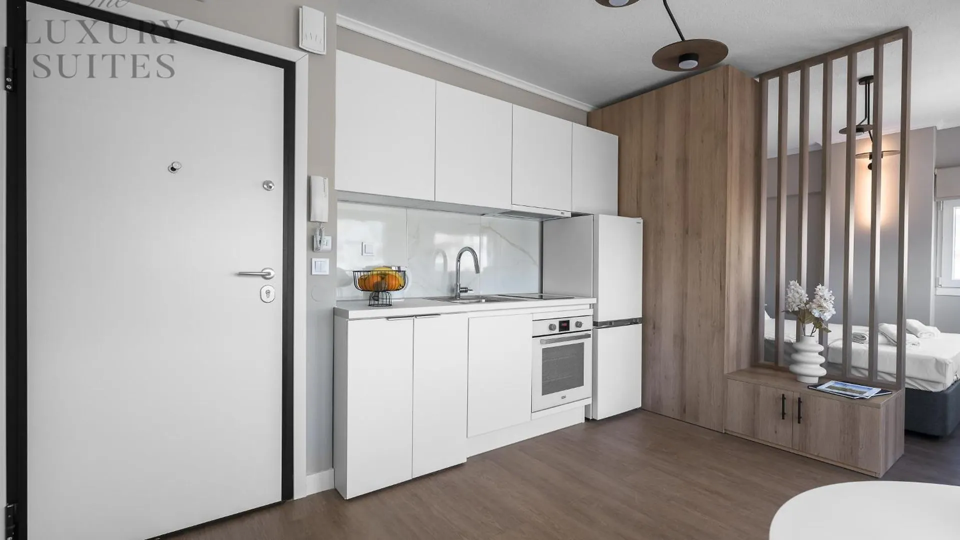 Nephele Jacuzzi Suites, The Luxury Suites Thessaloniki Apartment